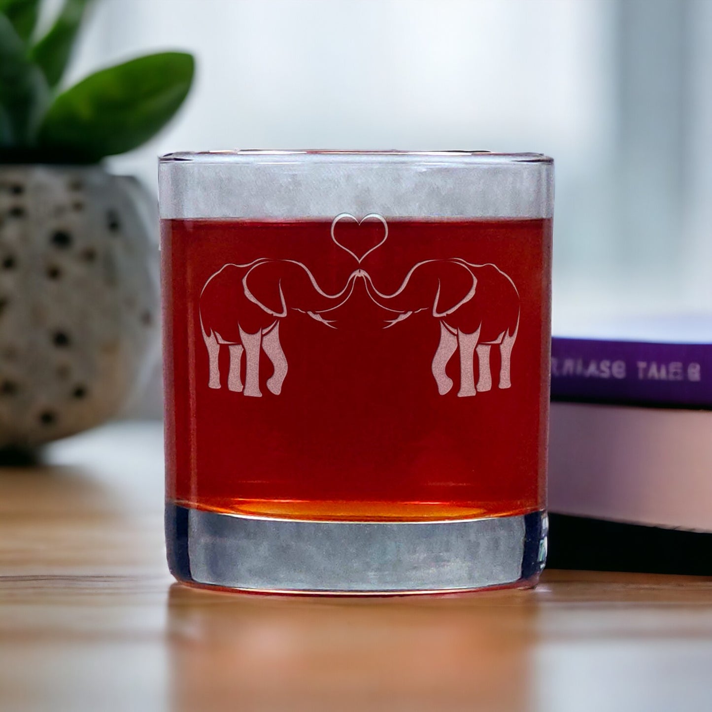 Elephants in Love Whisky Glass - Copyright Hues in Glass