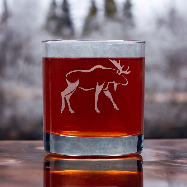 Moose Whisky Glass - Design 3 - Copyright Hues in Glass