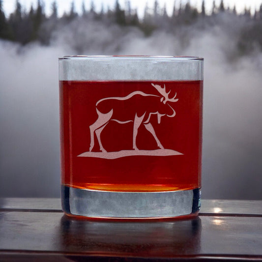 Moose Whisky Glass - Design 7 - Copyright Hues in Glass