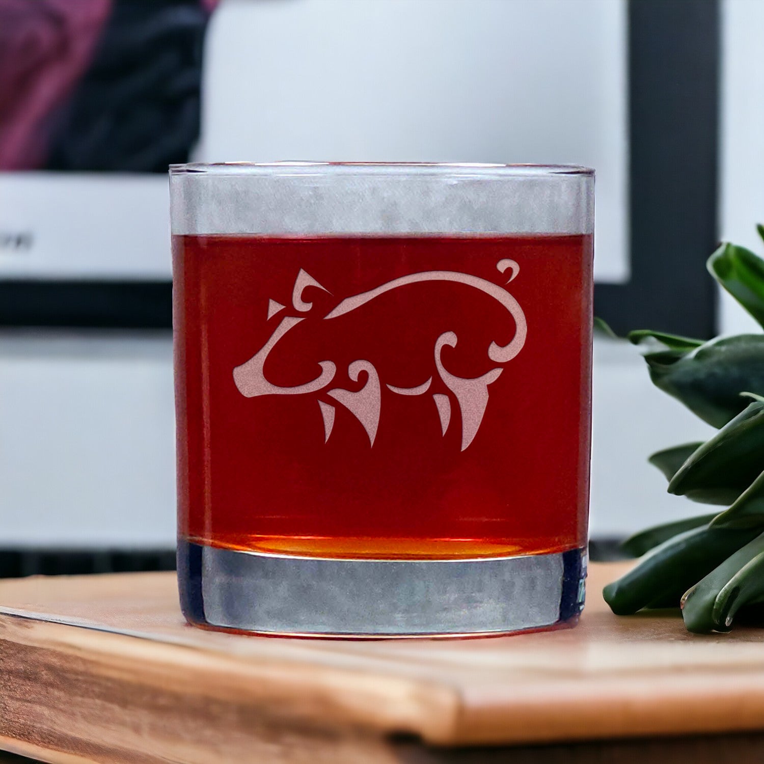 Pig 11oz Whisky Glass - Design 3 - Copyright Hues in Glass