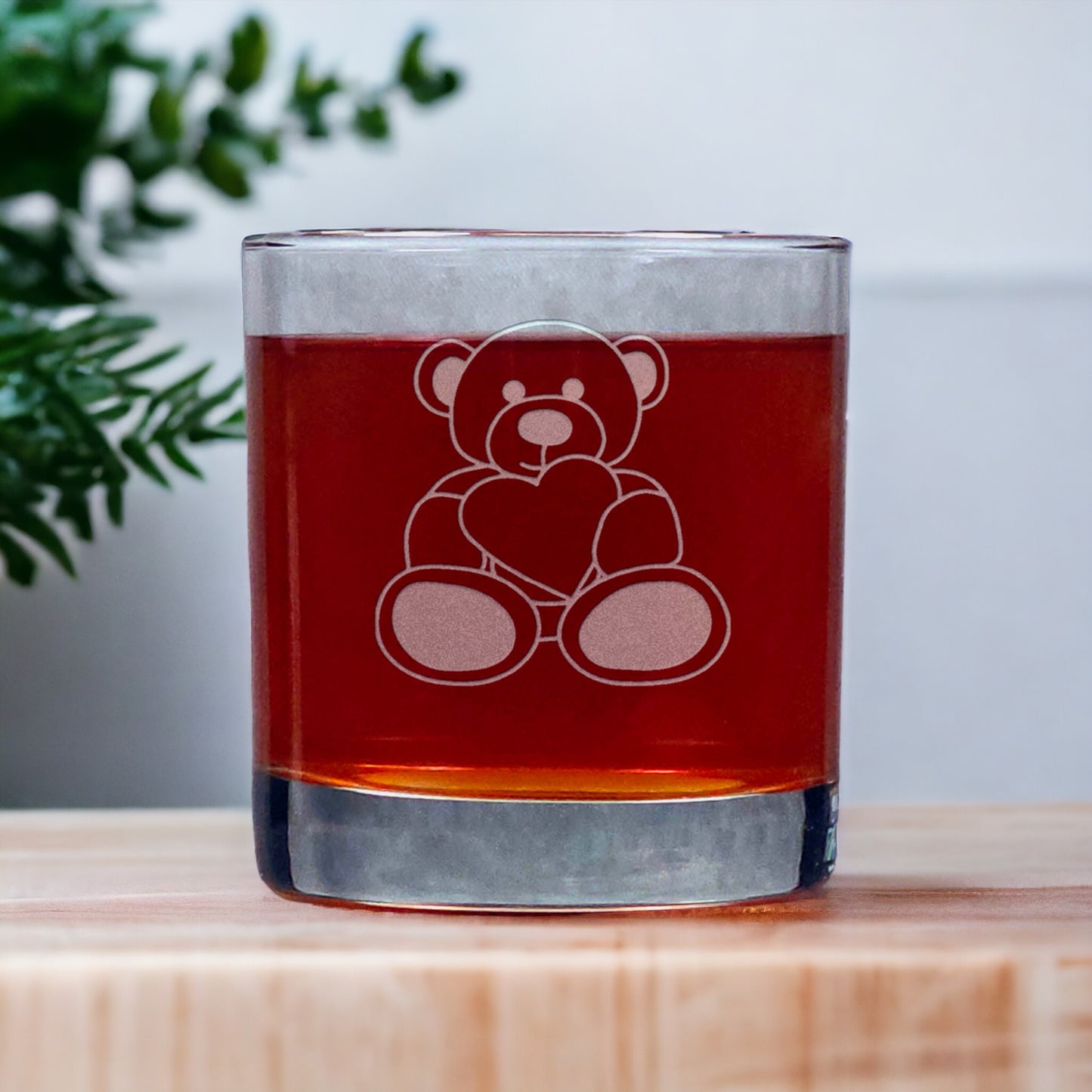 Teddy Bear Whisky Glass - Design 1 - Copyright Hues in Glass