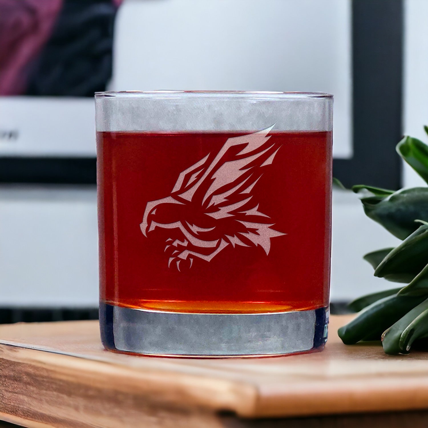 Hawk Whisky Glass - Copyright Hues in Glas