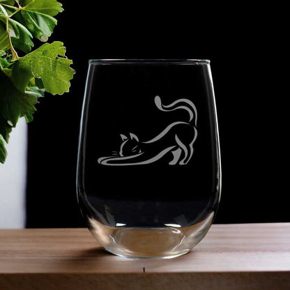 Stemless Wine Glass with a cat image that stretches to the left - Copyright Hues in Glass