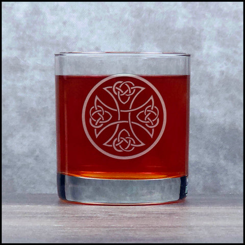 Celtic - Design 1 - Whisky Glass - Copyright Hues in Glass