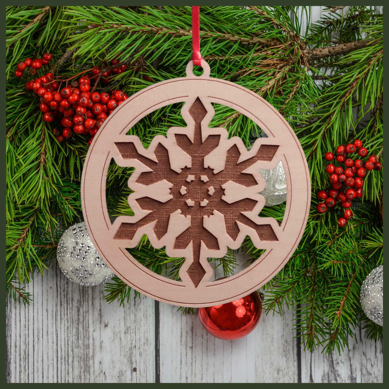 Maple - Snowflake Christmas tree ornament - Holiday Decor - Copyright Hues in Glass