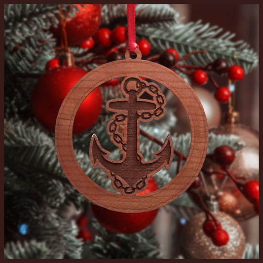 Maple Anchor and Chain Christmas tree ornament - Holiday Decor - Copyright Hues in Glass