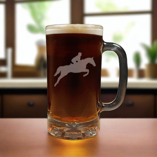 16oz Beer Mug with an etched horse jumper design - copyright Hues in Glass